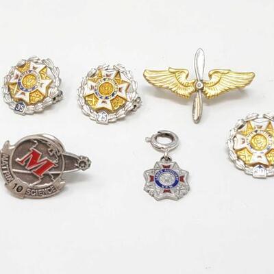 778	

5 Vintage Sterling Silver Pins-14g
Weighs Approx 14g