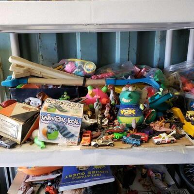 3078	

Old Toys
Cars. Figures. Sand Toys. Dinosaurs. Mini Frisbees. McDonalds Toys