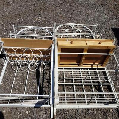 #50060 â€¢ 2 Baker Racks