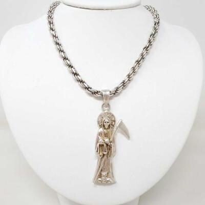 772	

Sterling Silver Chain With Pendant- 77.5g
Weighs Approx 77.5g Measures Approx 20"