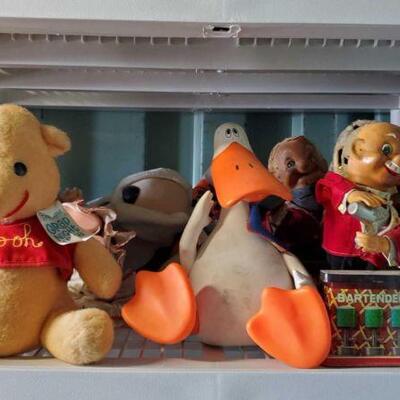 3086	

Old Toys And Stuffed Animals
Old Toys And Stuffed Animals