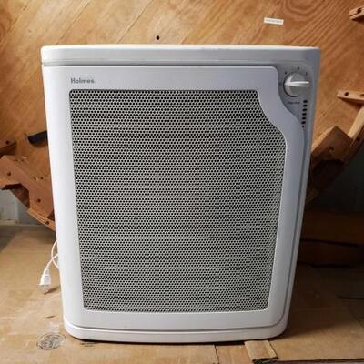 7512	

Holmes Air Purifier
Surrounding Items Not Included!!