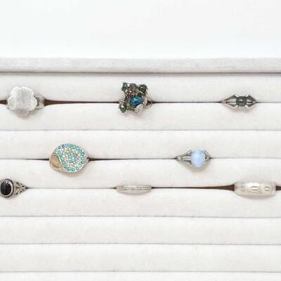 756	

8 Vintage Sterling Silver Rings- 38g
Weighs Approx 38gr Sizes Include 6, 7, 8, 10, 4, 6.5