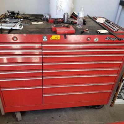 2206	

Snap-on Tool Box KRA 1000A
With Tools Inside Box. Measures: 53"x 28"x 45.5" (CONTENTS ON TOP OF TOOL BOX NOT INCLUDED)