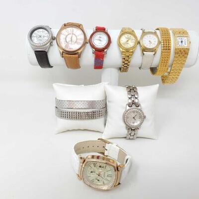 #690 â€¢ 8 Watches And 3 Bands