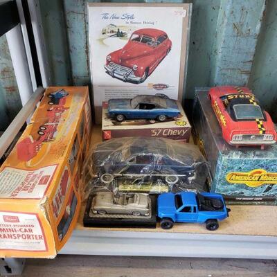 3068	

Vintage Battery Powered Mini-Car Transporter & Model Cars
Vintage Battery Powered Mini-Car Transporter & Model Cars
 