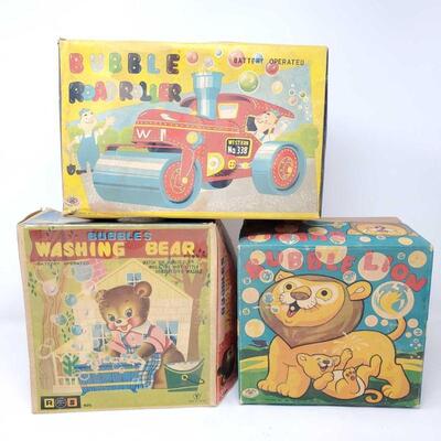 3018	
Vintage Battery Operated Bubble Toys
Includes Bubble Lion, Bubble Road Roller, And Bubbles Washing Bear