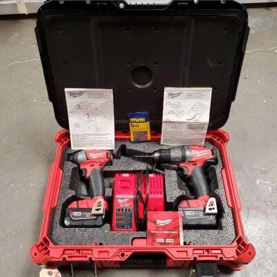 2314	

Milwaukee packout with hard case
Milwaukee packout with hard case includes one milwaukee impact driver, one milwaukee screw gun,...
