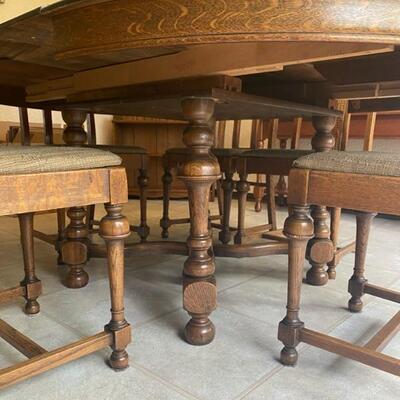 Walter of Wabash Oak Leaf Dining Table & 6 Chairs - 72" Long x 53" Wide x 29" Tall (Measurements are with Leaf...