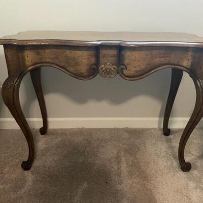 Drexel Heritage Queen Anne Accent Table - 38" Long x 18" Wide x 27" Tall - $120