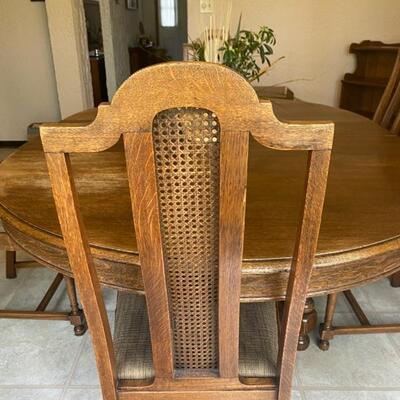 Walter of Wabash Oak Leaf Dining Table & 6 Chairs - 72" Long x 53" Wide x 29" Tall (Measurements are with Leaf...