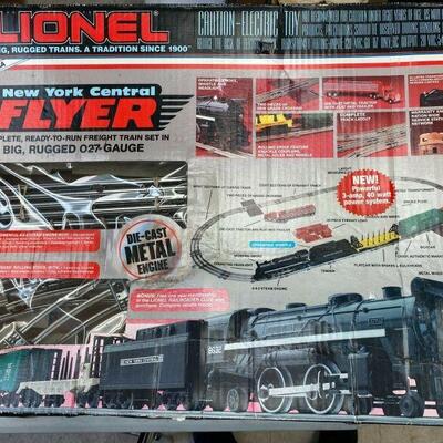 https://www.ebay.com/itm/114796465562	OR9000: Lionel New York Flyer Train set w/ packaging- one train track missing
