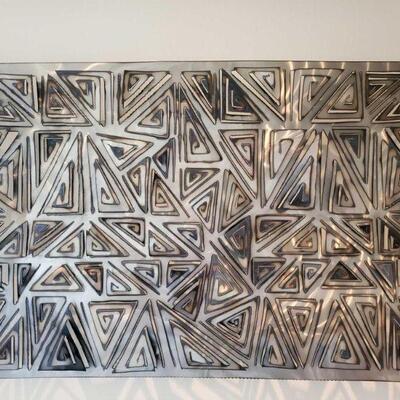 2500	

Dan Das Mann Geometric Metal Artwork
Measures approx 37