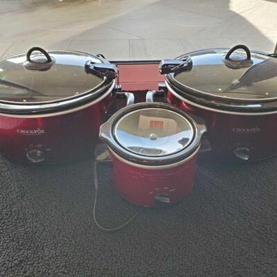 2111	

3 Crock Pots
3 Crock Pots