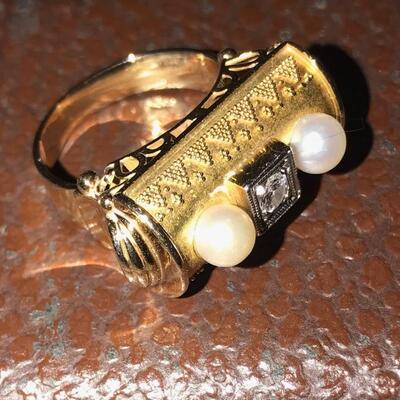 14 K Gold Art Deco ~ custom made ~ size 5
 Has good quality pearls  & diamond 
