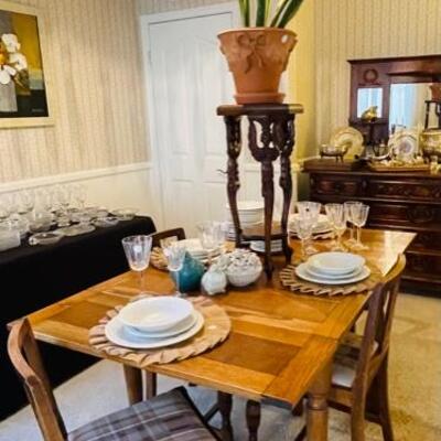 Antique oak extendable dining table