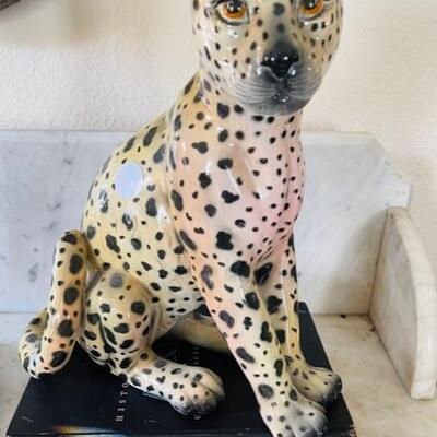 Cheetah statue