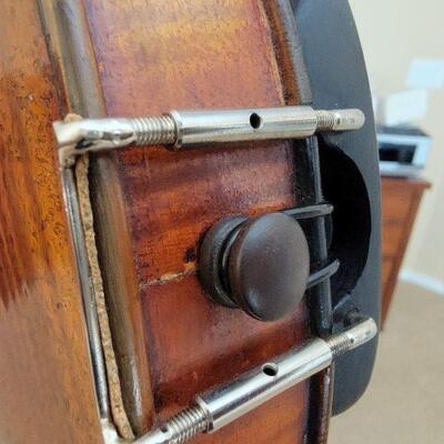 Violin detail