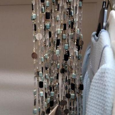 Bead curtain