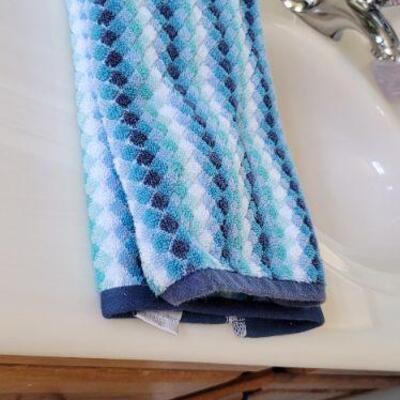 Decorative hand towel