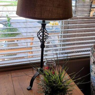 Decorative table lamp