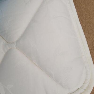King size mattress detail