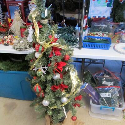 HUGE HOLIDAY SELECTION - Including Christmas, Halloween, Thanksgiving, etc. Also 5 beautiful metal folding bakers racks - won't last...