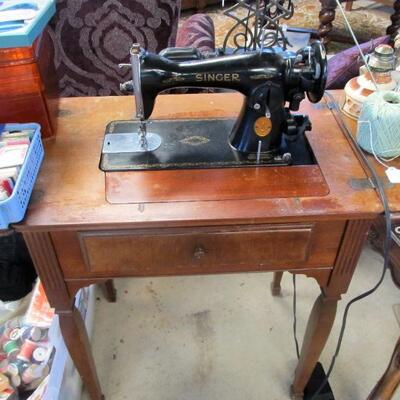 1948 Singer Sewing Machine - Featherweight Model 221