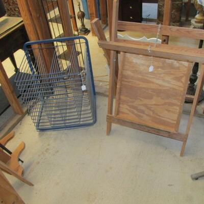Vintage school items - metal art holder & wooden easel