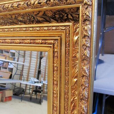 Gold mirror detail