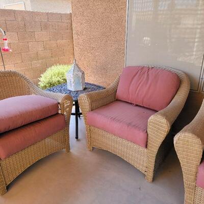 Wicker ans cushion patio set