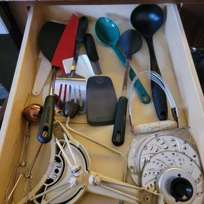 Kitchen utensils , veggie slicer