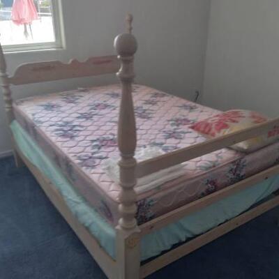 Full size bedframe, foot board and head board