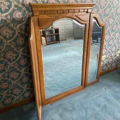 Thomasville Salem Tavern Tri-Fold Mirror W/Beveled Glass - 54"W x 47.5H - $40