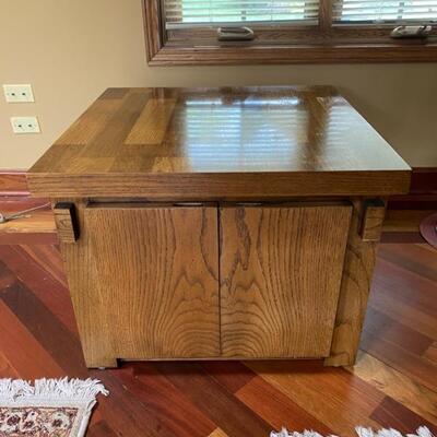 Lane Furniture Side Table - 28"W x 27"D x 21.5"H - $75