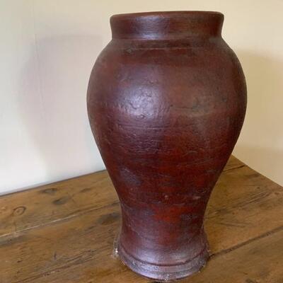 Large pottery vase
