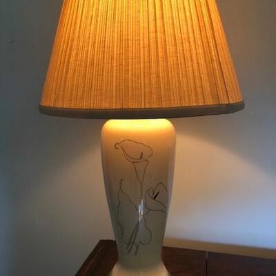 Beautiful Lilly lamp with shade $20