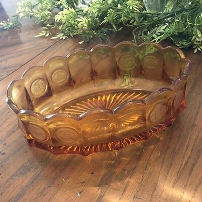 Vintage Amber glass colonial coin serving bowl. 