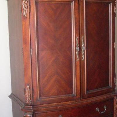 Mahogany tv cabinet and chest