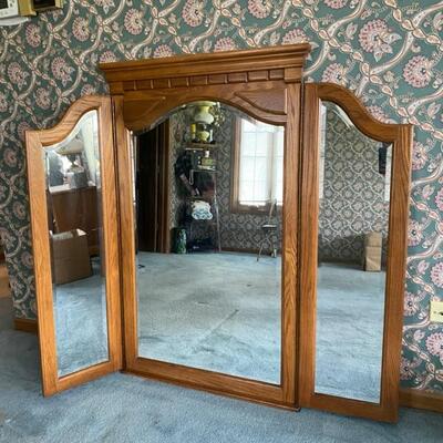 Thomasville Salem Tavern Tri-Fold Mirror W/Beveled Glass - 54"W x 47.5H - $40