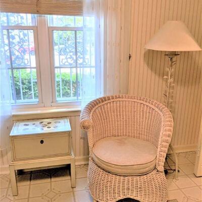 Very nice wicker chair with cushion and painted box on stand