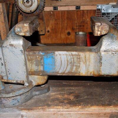 MORGN CHICAGO # 150 8" OPENING 5" JAWS VISE                
            BUY IT NOW $ 550.00