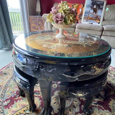 Oriental coffee table with mother of pearl and 4 stools, Full view