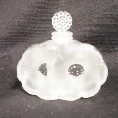 1009	LALIQUE FRANCE PERFUME BOTTLE, 3 5/8 IN WIDE X 3 3/4 IN HIGH
