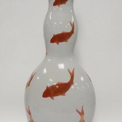 1071	TALL CHINESE VASE W/FISH DECORATION *GLOBAL VIEWS*, 30 1/2 IN HIGH
