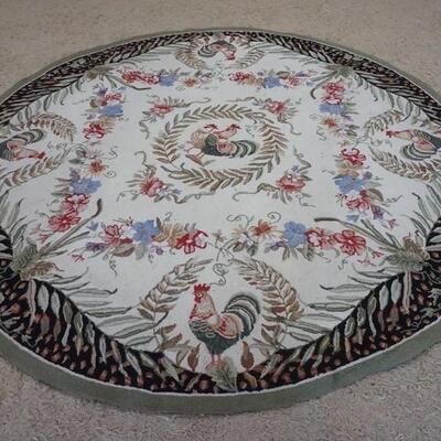 1083	ROUND RUG, 7 FT 9 IN DIAMETER
