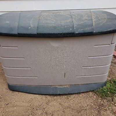Rubber Maid Storage