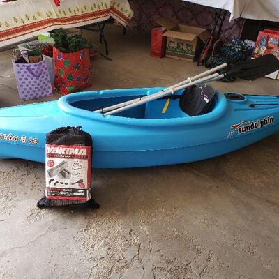 Kayak-Sun Dolphin-w/Paddles & New Top Vehicle Carrier Gear.SUPER FUN!