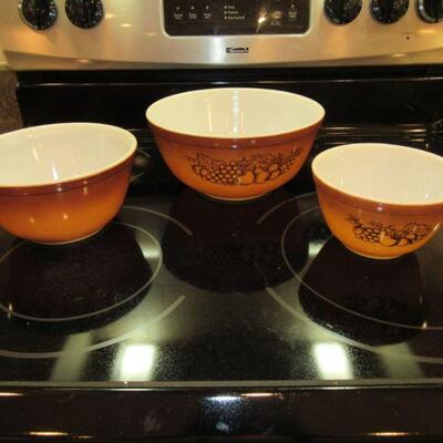 3 piece set of Pyrex