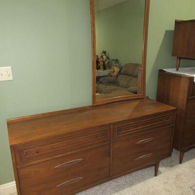 Nice Broyhill premier dresser- matching chest and nightstand also available